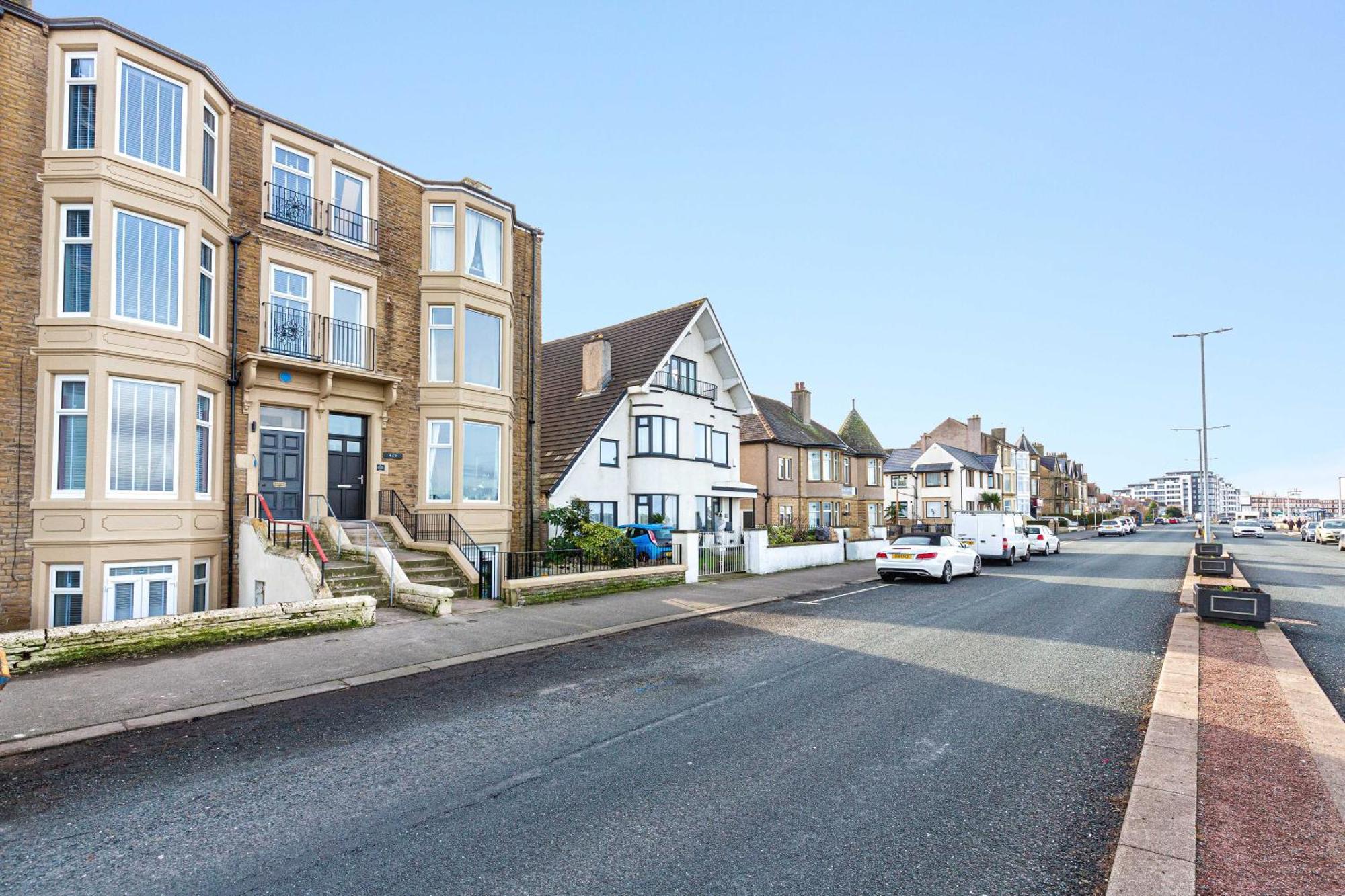 Seafront Apartment - Sleeps 6 - Gateway To The Lake District - Brand New Morecambe Buitenkant foto